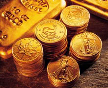 покупать золотые слитки или золотые монеты